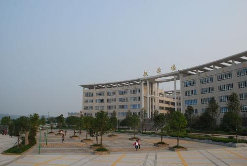 广安职业技术学院学校主教学楼