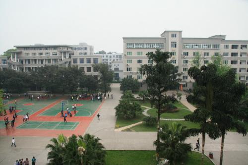 四川省泸州市江阳职业高级中学校学校操场