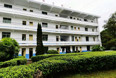 自贡市旅游职业高级中学学校主教学楼