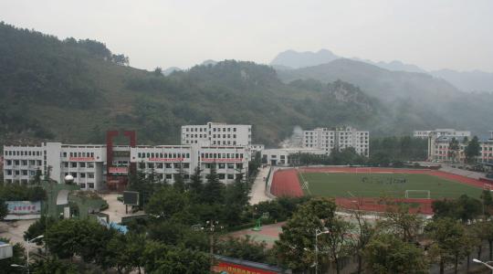 洪雅县职业高级中学校学院风光