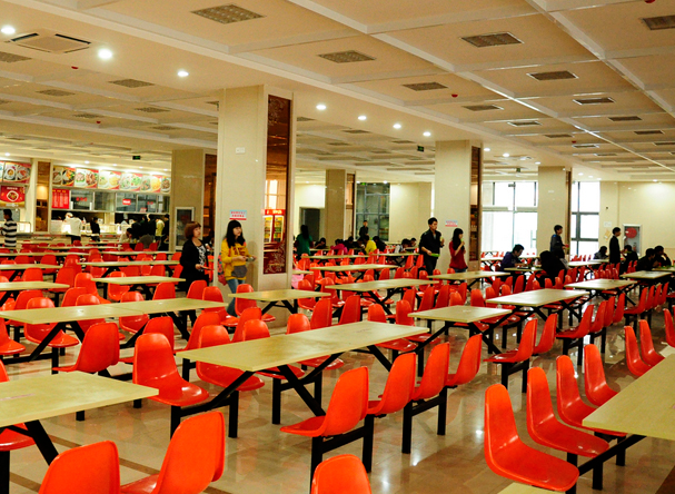 重庆市商务高级技工学校学校食堂