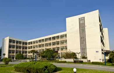 名山中学教学楼