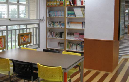 自贡二中学校图书馆