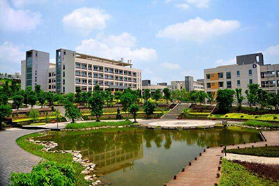 重庆工业职业技术学院环境